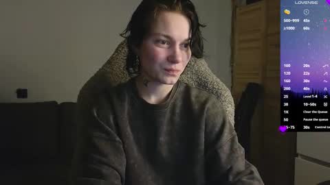 esajukyy online show from March 25, 2:01 pm