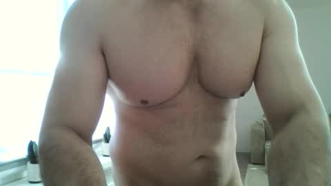 Snapshot of escapee4a chatting on December 17, 8:42 am samshiro4k online show from December 17, 8:42 am