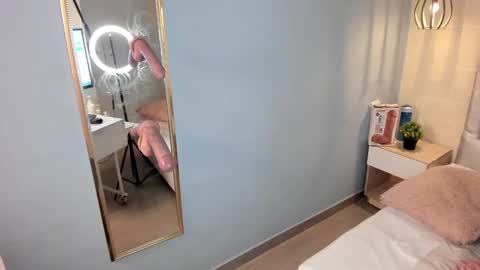 Snapshot of escarleth__ chatting on January 3, 3:33 pm Escarlet online show from January 3, 3:33 pm