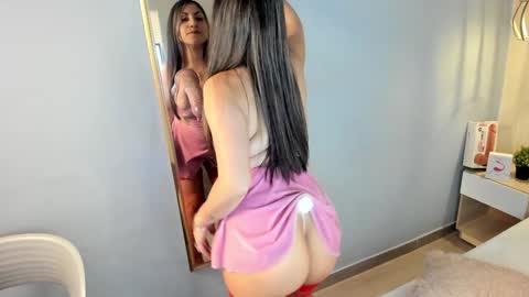 Snapshot of escarleth__ chatting on January 18, 1:18 pm Escarlet online show from January 18, 1:18 pm