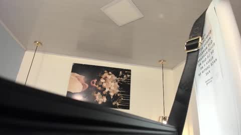 Snapshot of escarleth__ chatting on March 8, 4:39 pm Escarlet online show from March 8, 4:39 pm