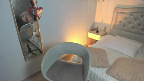 Snapshot of escarleth__ chatting on September 11, 3:23 pm Escarlet online show from September 11, 3:23 pm