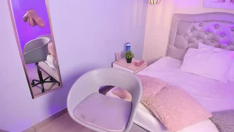 Snapshot of escarleth__ chatting on October 3, 2:03 pm Escarlet online show from October 3, 2:03 pm