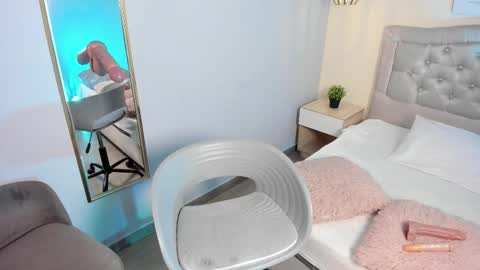 Snapshot of escarleth__ chatting on October 7, 1:08 pm Escarlet online show from October 7, 1:08 pm