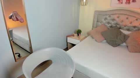 Snapshot of escarleth__ chatting on October 10, 1:32 pm Escarlet online show from October 10, 1:32 pm