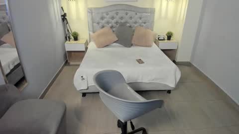 Snapshot of escarleth__ chatting on October 17, 1:46 pm Escarlet online show from October 17, 1:46 pm