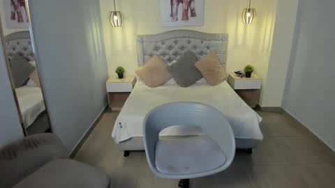 Snapshot of escarleth__ chatting on October 20, 1:11 pm Escarlet online show from October 20, 1:11 pm