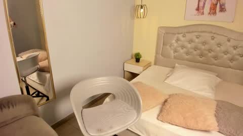 Snapshot of escarleth__ chatting on November 10, 12:37 pm Escarlet online show from November 10, 12:37 pm