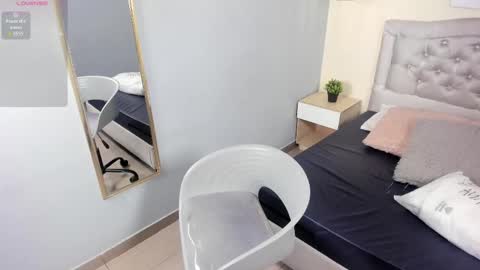 Escarlet online show from February 14, 1:19 pm