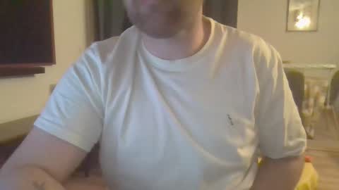 Snapshot of esclavepourfemme chatting on March 11, 9:59 pm esclavepourfemme online show from March 11, 9:59 pm