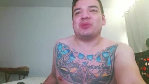 Snapshot of escodamus12 chatting on December 18, 10:24 pm escodamus12 online show from December 18, 10:24 pm