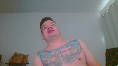 Snapshot of escodamus12 chatting on January 7, 6:35 pm escodamus12 online show from January 7, 6:35 pm