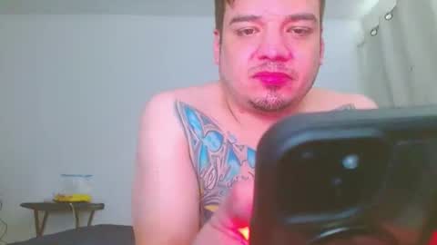 Snapshot of escodamus12 chatting on January 26, 5:34 pm escodamus12 online show from January 26, 5:34 pm