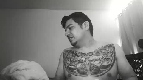 Snapshot of escodamus12 chatting on March 5, 9:48 pm escodamus12 online show from March 5, 9:48 pm