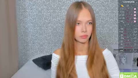 Snapshot of eshcka chatting on September 12, 4:45 am Megan and Brad online show from September 12, 4:45 am