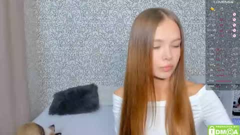 Snapshot of eshcka chatting on September 24, 5:11 am Megan and Brad online show from September 24, 5:11 am