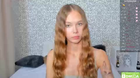 Snapshot of eshcka chatting on September 26, 5:39 pm Megan and Brad online show from September 26, 5:39 pm