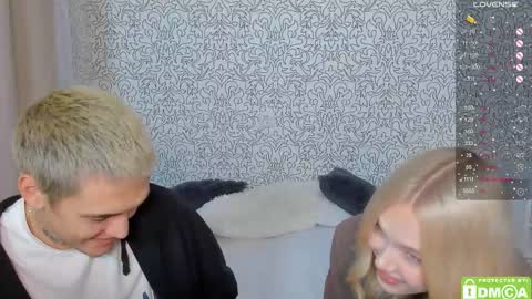 Snapshot of eshcka chatting on October 28, 2:09 pm Megan and Brad online show from October 28, 2:09 pm