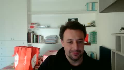 esibizionista 91 online show from March 5, 8:00 am