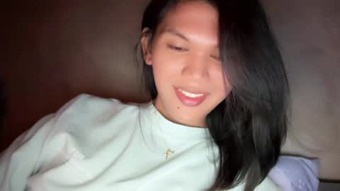 Snapshot of esilchan chatting on May 2, 3:33 am Chelliane online show from May 2, 3:33 am