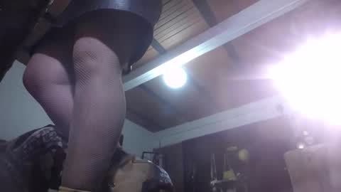 Snapshot of eskelaswd chatting on December 18, 12:32 am Eskela911 online show from December 18, 12:32 am