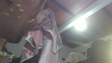 Snapshot of eskelaswd chatting on December 27, 3:42 am Eskela911 online show from December 27, 3:42 am