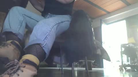 Snapshot of eskelaswd chatting on February 3, 4:31 pm Eskela911 online show from February 3, 4:31 pm