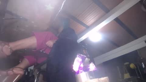 Snapshot of eskelaswd chatting on February 26, 2:15 am Eskela911 online show from February 26, 2:15 am