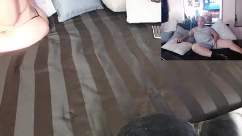 Snapshot of eslosyliz213 chatting on February 18, 11:44 am eslosyliz213 online show from February 18, 11:44 am