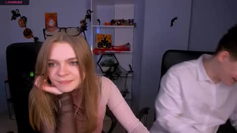 Snapshot of esma_shine chatting on October 27, 8:24 pm esma_shine online show from October 27, 8:24 pm