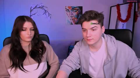 Snapshot of esma_shine chatting on November 17, 9:09 pm esma_shine online show from November 17, 9:09 pm