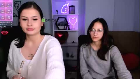 Snapshot of esma_shine chatting on November 26, 8:21 pm esma_shine online show from November 26, 8:21 pm