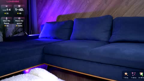 Snapshot of esmeainsley chatting on December 20, 3:02 am Raluca online show from December 20, 3:02 am