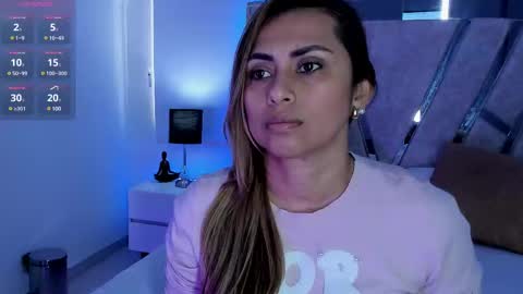 Snapshot of esmerald_golden chatting on March 11, 5:57 pm esmerald_golden online show from March 11, 5:57 pm