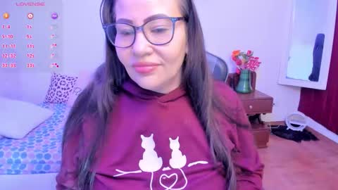 esme online show from October 19, 2:40 pm