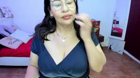 esme online show from June 24, 8:41 pm