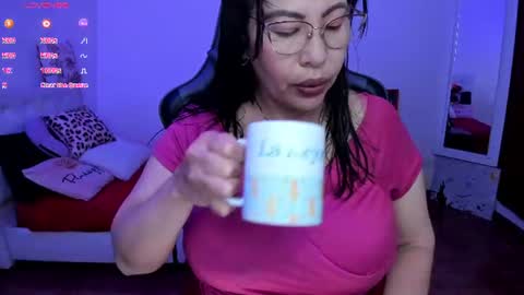 esme online show from July 5, 8:16 pm
