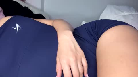 Snapshot of esmeraldalindsey chatting on February 5, 3:02 am ESMERALDA online show from February 5, 3:02 am