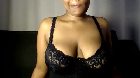 Esme online show from June 17, 12:02 am