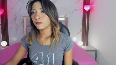 esperanzamora online show from April 4, 1:08 pm