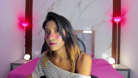 esperanzamora online show from April 8, 11:54 am