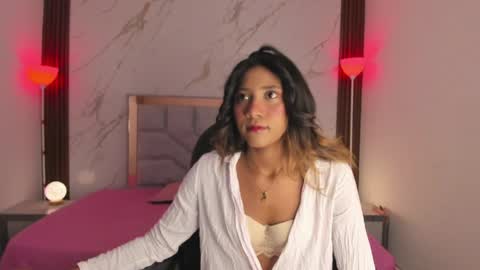 esperanzamora online show from April 14, 12:11 pm