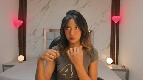 esperanzamora online show from April 15, 11:50 am