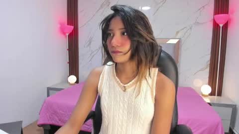 esperanzamora online show from April 16, 12:06 pm