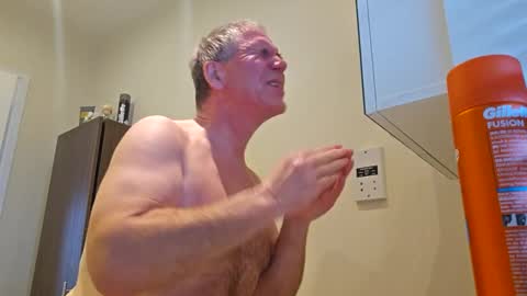 Snapshot of essexb0y chatting on December 12, 12:33 pm EssexB0y online show from December 12, 12:33 pm