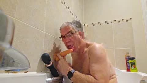 Snapshot of essexb0y chatting on December 25, 7:35 am EssexB0y online show from December 25, 7:35 am