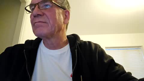 Snapshot of essexb0y chatting on January 15, 4:11 pm EssexB0y online show from January 15, 4:11 pm