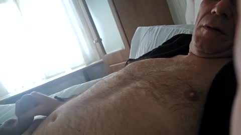 Snapshot of essexb0y chatting on March 11, 7:48 am EssexB0y online show from March 11, 7:48 am