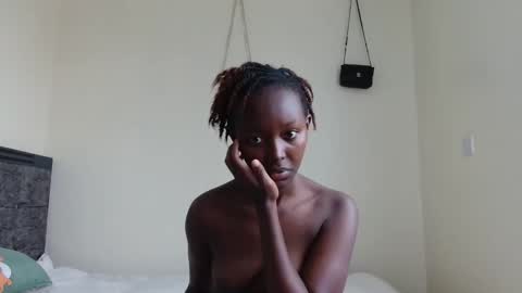 Snapshot of essypetite chatting on December 20, 7:59 am essypetite online show from December 20, 7:59 am