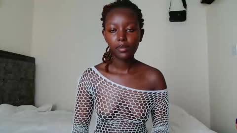 Snapshot of essypetite chatting on January 8, 11:12 am essypetite online show from January 8, 11:12 am